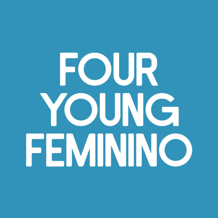 Four Young Feminino